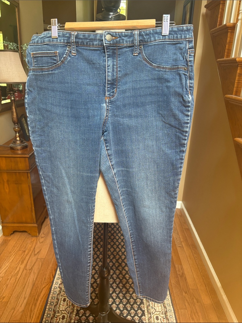 Universal Thread Women's High Rise Jeggings in Medium Blue Wash